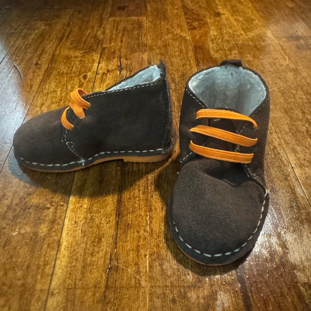 Oshkosh Brown Boots with Orange Laces Size 4